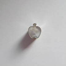 Kis alma linzer közép forma, linzer kiszúró 2 cm