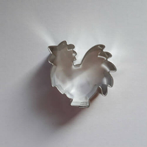 Kis kakas kiszúró forma, mézeskalács figura 4 cm