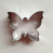 Sütikiszúró pillangó, lepke forma 4,2 x 4,9 cm