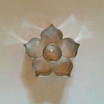 Kör közepű rózsa linzer kiszúró forma 4,4 cm