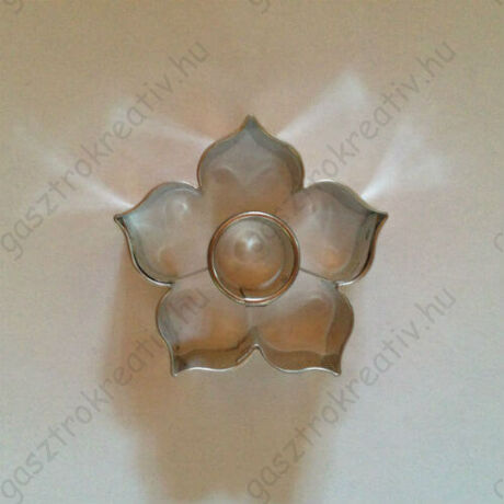 Kör közepű rózsa linzer kiszúró forma 4,4 cm